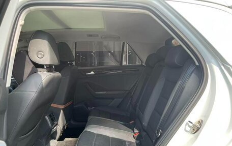Volkswagen T-Roc I, 2023 год, 1 350 000 рублей, 8 фотография