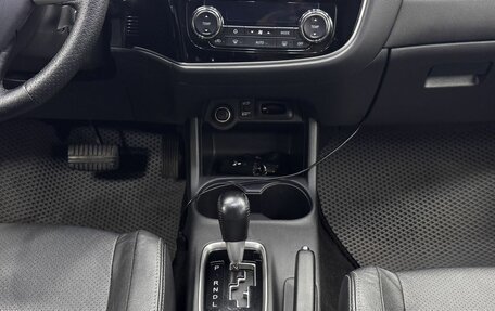 Mitsubishi Outlander III рестайлинг 3, 2014 год, 1 470 000 рублей, 11 фотография