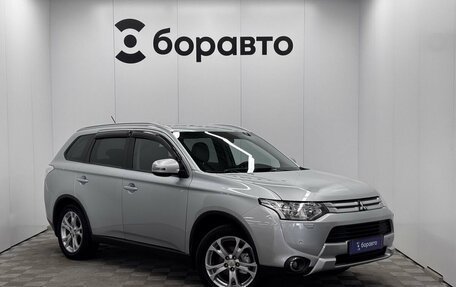 Mitsubishi Outlander III рестайлинг 3, 2014 год, 1 470 000 рублей, 3 фотография