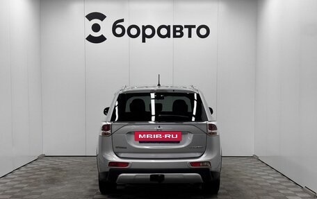 Mitsubishi Outlander III рестайлинг 3, 2014 год, 1 470 000 рублей, 6 фотография