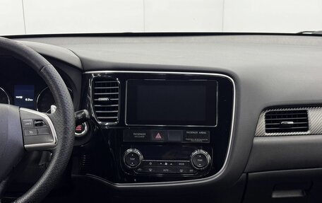 Mitsubishi Outlander III рестайлинг 3, 2014 год, 1 470 000 рублей, 12 фотография