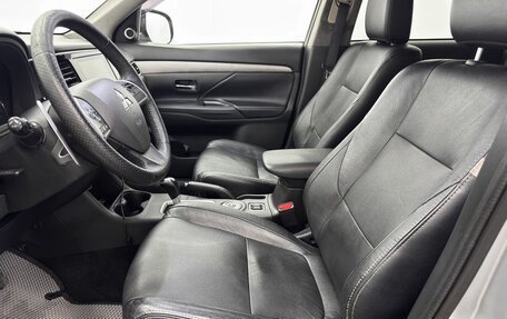 Mitsubishi Outlander III рестайлинг 3, 2014 год, 1 470 000 рублей, 18 фотография