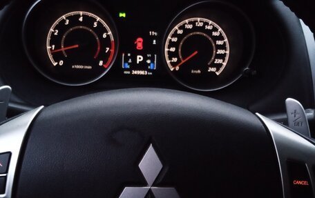 Mitsubishi Outlander III рестайлинг 3, 2011 год, 850 000 рублей, 4 фотография