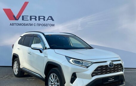 Toyota RAV4, 2019 год, 2 990 000 рублей, 4 фотография
