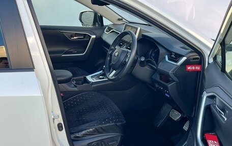 Toyota RAV4, 2019 год, 2 990 000 рублей, 8 фотография