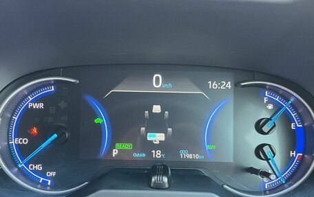 Toyota RAV4, 2019 год, 2 990 000 рублей, 15 фотография