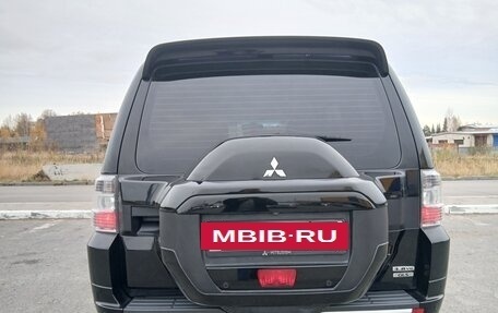 Mitsubishi Pajero IV рестайлинг 2, 2017 год, 2 950 000 рублей, 4 фотография