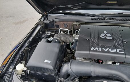 Mitsubishi Pajero IV рестайлинг 2, 2017 год, 2 950 000 рублей, 26 фотография