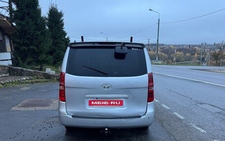 Hyundai Grand Starex Grand Starex I рестайлинг 2, 2010 год, 1 090 000 рублей, 4 фотография