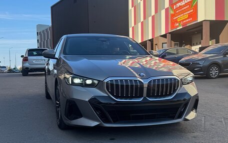 BMW 5 серия, 2024 год, 7 100 000 рублей, 13 фотография