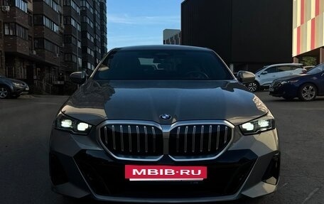 BMW 5 серия, 2024 год, 7 100 000 рублей, 11 фотография
