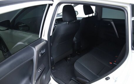 Toyota RAV4, 2017 год, 2 370 000 рублей, 11 фотография
