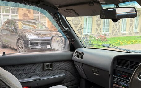Toyota Hilux Surf III рестайлинг, 1993 год, 685 000 рублей, 9 фотография