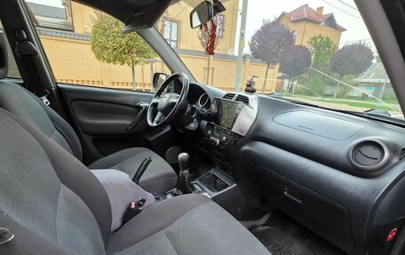 Toyota RAV4, 2004 год, 1 000 000 рублей, 9 фотография