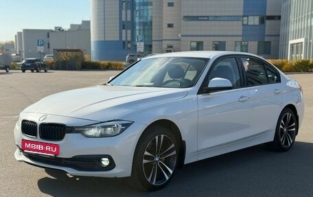 BMW 3 серия, 2018 год, 1 990 000 рублей, 3 фотография