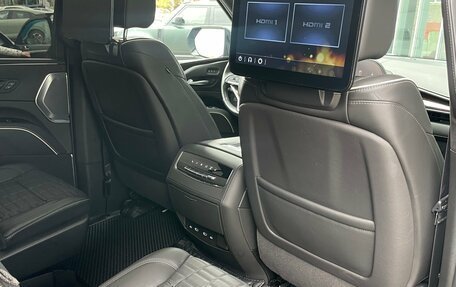 Cadillac Escalade V, 2022 год, 12 000 000 рублей, 19 фотография