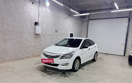 Hyundai Solaris II рестайлинг, 2015 год, 539 000 рублей, 1 фотография