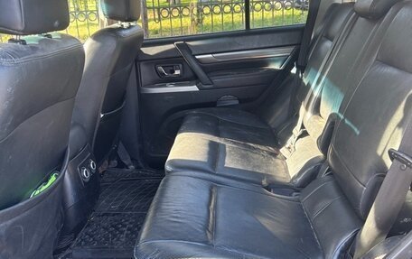 Mitsubishi Pajero IV рестайлинг 2, 2011 год, 1 900 000 рублей, 6 фотография