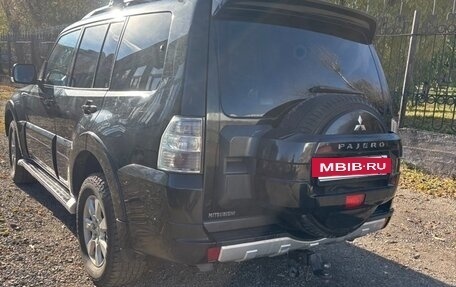 Mitsubishi Pajero IV рестайлинг 2, 2011 год, 1 900 000 рублей, 7 фотография