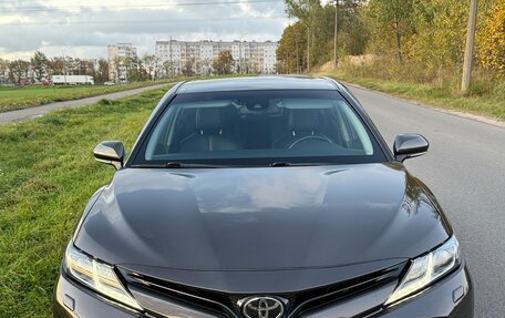 Toyota Camry, 2018 год, 2 450 000 рублей, 2 фотография