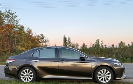 Toyota Camry, 2018 год, 2 450 000 рублей, 6 фотография