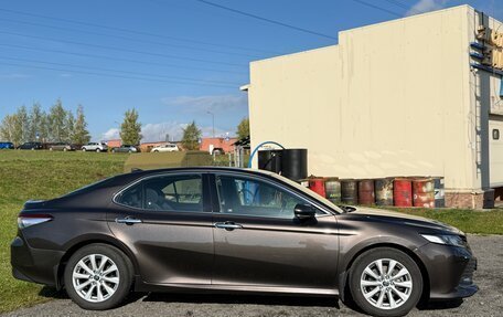 Toyota Camry, 2018 год, 2 450 000 рублей, 10 фотография