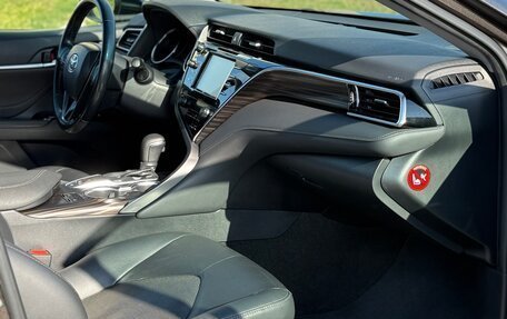 Toyota Camry, 2018 год, 2 450 000 рублей, 16 фотография