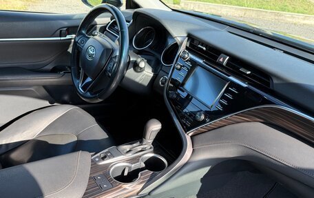 Toyota Camry, 2018 год, 2 450 000 рублей, 17 фотография