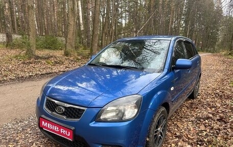 KIA Rio II, 2011 год, 650 000 рублей, 1 фотография