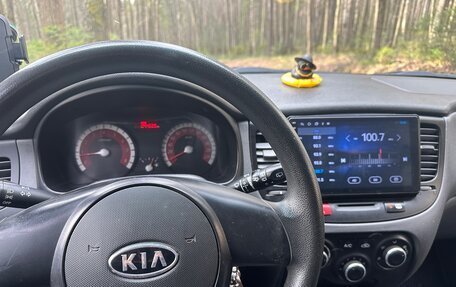 KIA Rio II, 2011 год, 650 000 рублей, 11 фотография