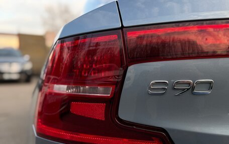 Volvo S90 II рестайлинг, 2017 год, 1 900 000 рублей, 12 фотография