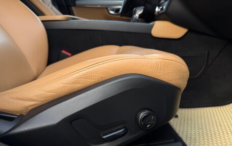 Volvo S90 II рестайлинг, 2017 год, 1 900 000 рублей, 27 фотография