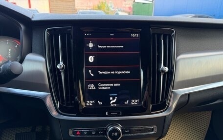 Volvo S90 II рестайлинг, 2017 год, 1 900 000 рублей, 29 фотография