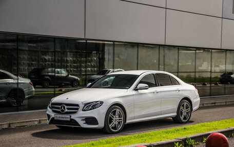 Mercedes-Benz E-Класс, 2018 год, 3 589 000 рублей, 3 фотография