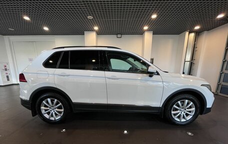 Volkswagen Tiguan II, 2020 год, 3 140 000 рублей, 2 фотография