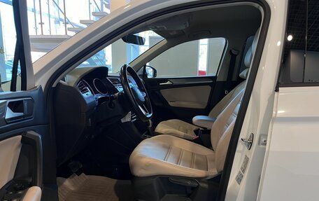 Volkswagen Tiguan II, 2020 год, 3 140 000 рублей, 16 фотография