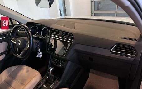 Volkswagen Tiguan II, 2020 год, 3 140 000 рублей, 12 фотография