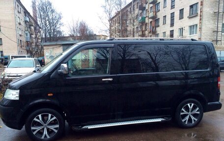 Volkswagen Transporter T5 рестайлинг, 2004 год, 580 000 рублей, 3 фотография