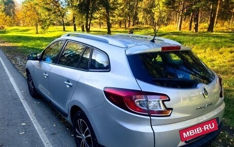 Renault Megane III рестайлинг, 2010 год, 830 000 рублей, 2 фотография
