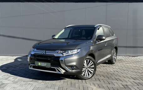 Mitsubishi Outlander III рестайлинг 3, 2021 год, 2 690 000 рублей, 1 фотография
