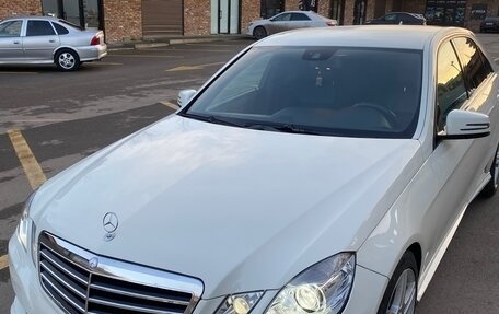 Mercedes-Benz E-Класс, 2011 год, 1 450 000 рублей, 1 фотография