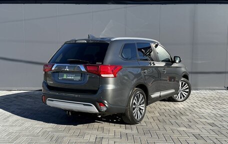 Mitsubishi Outlander III рестайлинг 3, 2021 год, 2 690 000 рублей, 2 фотография