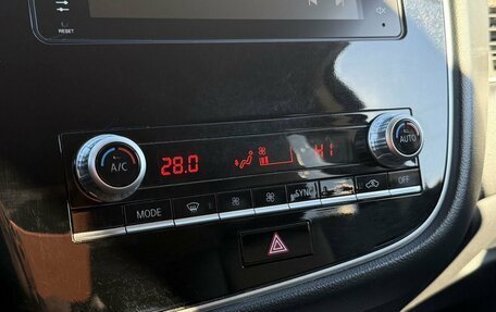 Mitsubishi Outlander III рестайлинг 3, 2021 год, 2 690 000 рублей, 14 фотография
