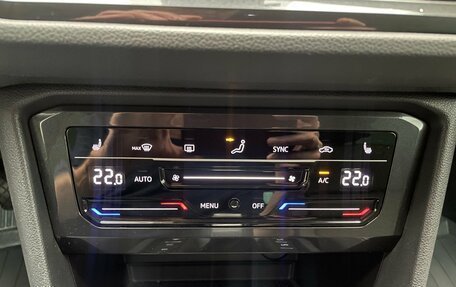 Volkswagen Tiguan II, 2021 год, 2 695 000 рублей, 19 фотография