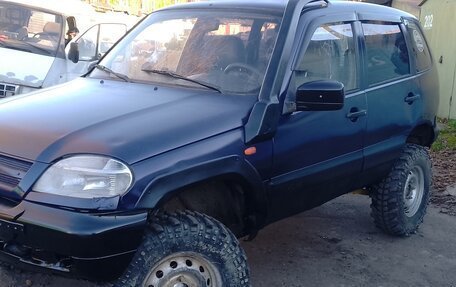 Chevrolet Niva I рестайлинг, 2005 год, 300 000 рублей, 1 фотография