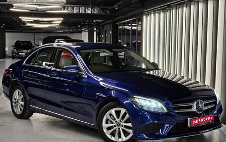 Mercedes-Benz C-Класс, 2019 год, 2 450 000 рублей, 1 фотография