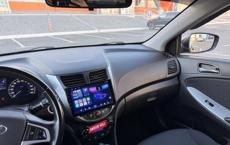 Hyundai Solaris II рестайлинг, 2011 год, 690 000 рублей, 11 фотография