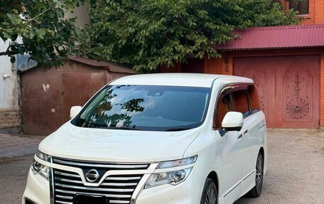 Nissan Elgrand III, 2019 год, 3 300 000 рублей, 8 фотография