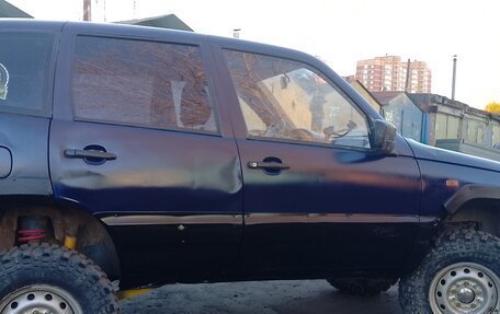 Chevrolet Niva I рестайлинг, 2005 год, 300 000 рублей, 3 фотография