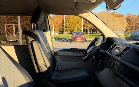 Volkswagen Caravelle T6 рестайлинг, 2017 год, 2 275 000 рублей, 11 фотография